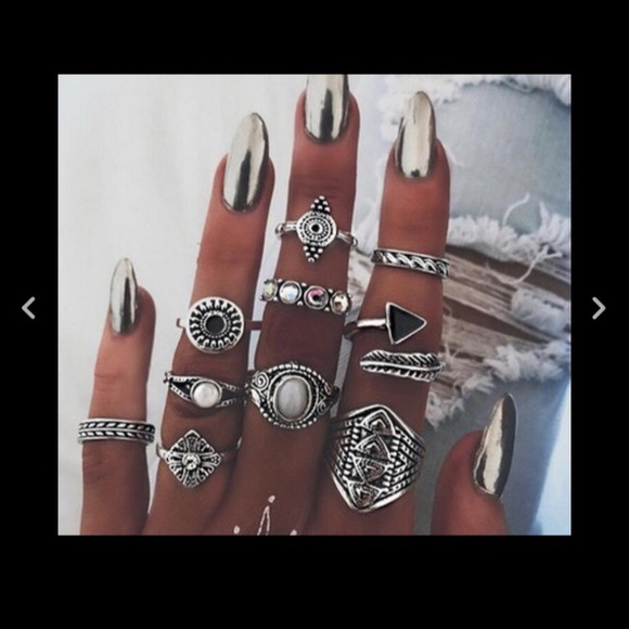 Jewelry - Set of 10 gold ring set new with different sizes